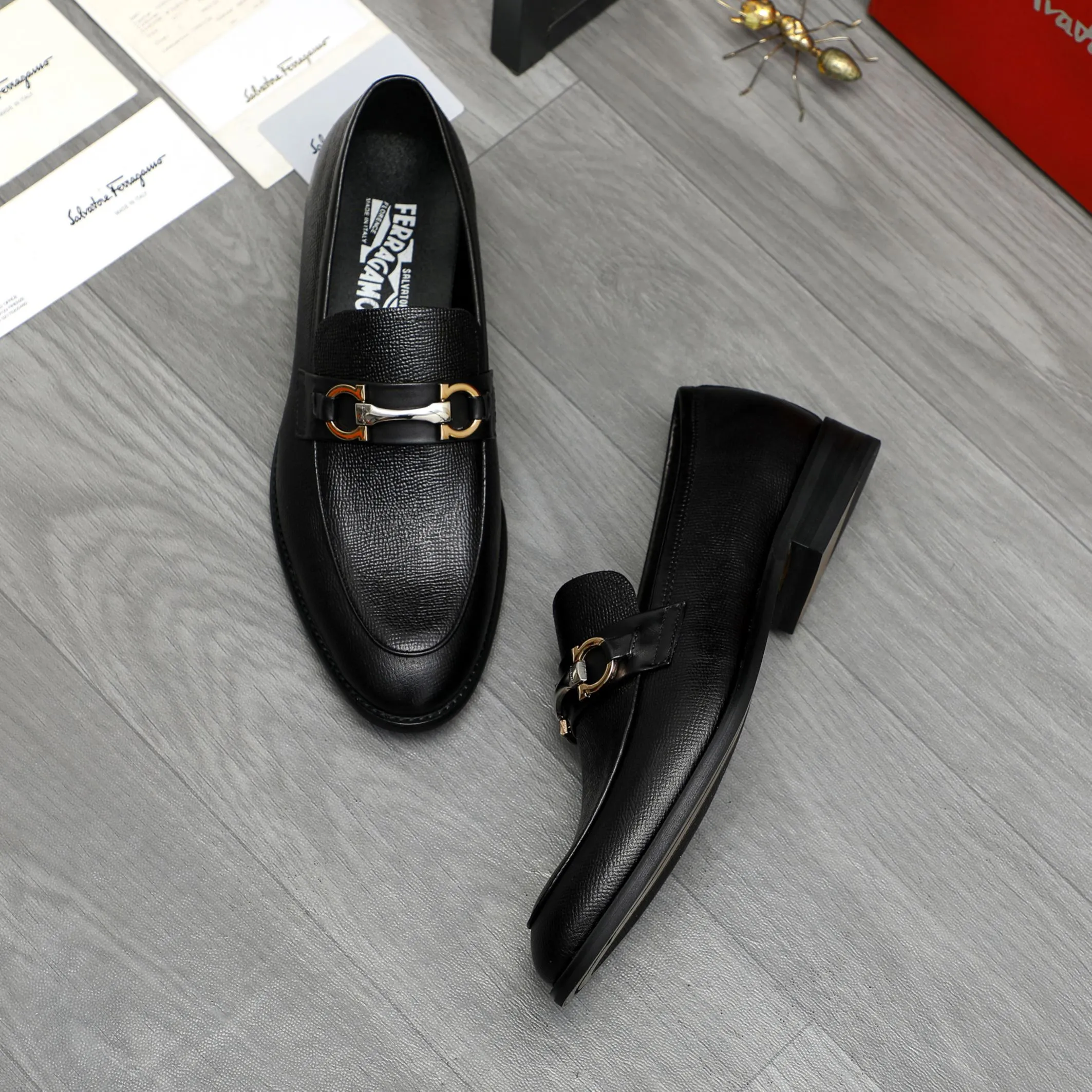 Men's shoes 💰420 Product trademark: Ferragamo " Ferragamo ] Business slip-on leather shoes Regular size: 39-45 (38.46 custom-made, non-refundable) Product materials: Selected small pebbled cowhide upper, sheepskin lining, original rubber outsole